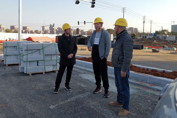 1609496105621781.jpg 南昌市政建設(shè)黨委副書記總經(jīng)理王海龍到洛陽(yáng)東路綜合改造工程指導(dǎo)工作600400p1.jpg