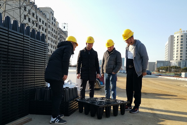 1609496114919298.jpg 南昌市政建設(shè)黨委副書記總經(jīng)理王海龍到洛陽(yáng)東路綜合改造工程指導(dǎo)工作600400P6.jpg