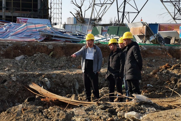 1609496122639123.jpg 南昌市政建設(shè)黨委副書記總經(jīng)理王海龍到洛陽(yáng)東路綜合改造工程指導(dǎo)工作600400P7.jpg