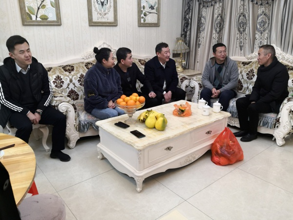 1610328118880437.jpg 南昌市政建設(shè)集團(tuán)開展廉政家訪活動(dòng)6001.jpg