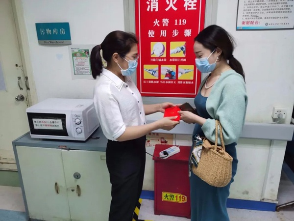 1620780831203181.jpg 南昌市政建設(shè)集團全體員工為患病退休職工籌集捐款6002.jpg