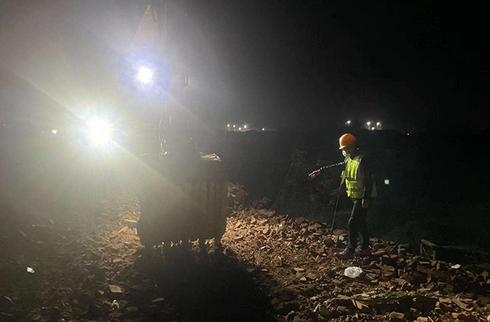 1649292864884277.jpg 清明假期 他們堅守項目建設(shè)一線1.jpg