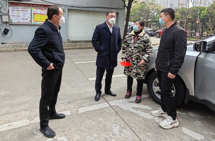 南昌市政建設(shè)集團(tuán)開(kāi)展春節(jié)“送溫暖”走訪慰問(wèn)活動(dòng) 南昌市政建設(shè)集團(tuán)開(kāi)展春節(jié)“送溫暖”走訪慰問(wèn)活動(dòng)