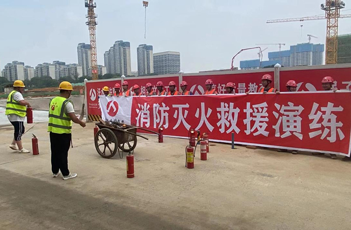 南昌市政建設(shè)集團各項目組織開展形式多樣的安全生產(chǎn)應(yīng)急演練 南昌市政建設(shè)集團各項目組織開展形式多樣的安全生產(chǎn)應(yīng)急演練