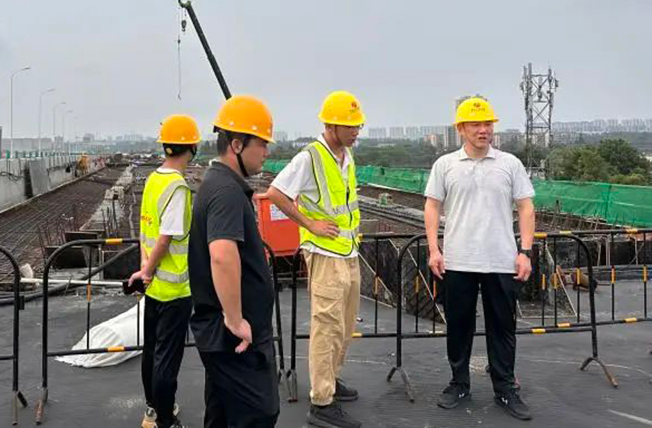 黨委書記、董事長徐旭前往S49楓生快速路北段提升改造工程調(diào)研指導(dǎo)