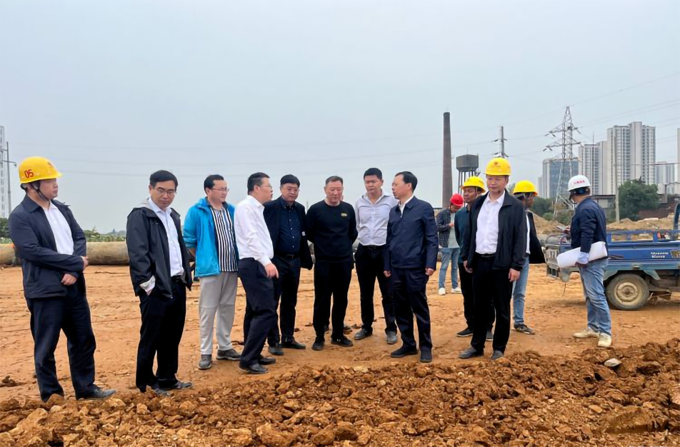 萬(wàn)義輝到秦坊安置房、杭州路項(xiàng)目調(diào)研