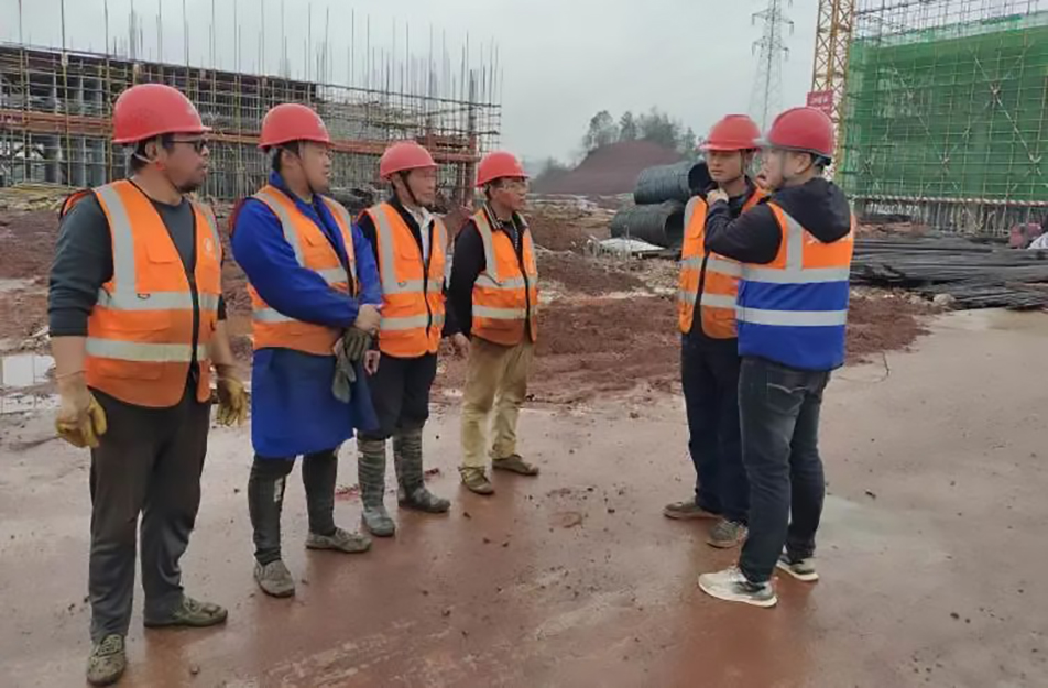 南昌市政建設(shè)集團安全帽規(guī)范佩戴集中整治 南昌市政建設(shè)集團安全帽規(guī)范佩戴集中整治