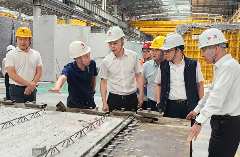 葛威敏到綠色產業(yè)園、新建區(qū)人民醫(yī)院二部項目調研