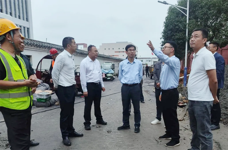 南昌市委辦公室正縣級督查專員賴繼紅到新建區(qū)老舊小區(qū)改造項目調研 南昌市委辦公室正縣級督查專員賴繼紅到新建區(qū)老舊小區(qū)改造項目調研