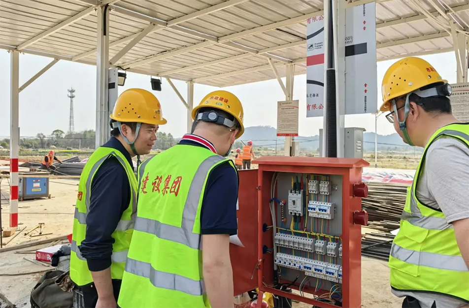 南昌市政建設集團有限公司緊急開展強對流天氣專項安全檢查，全面排查設備加固、用電安全、排水防澇及應急物資，筑牢極端天氣施工安全防線