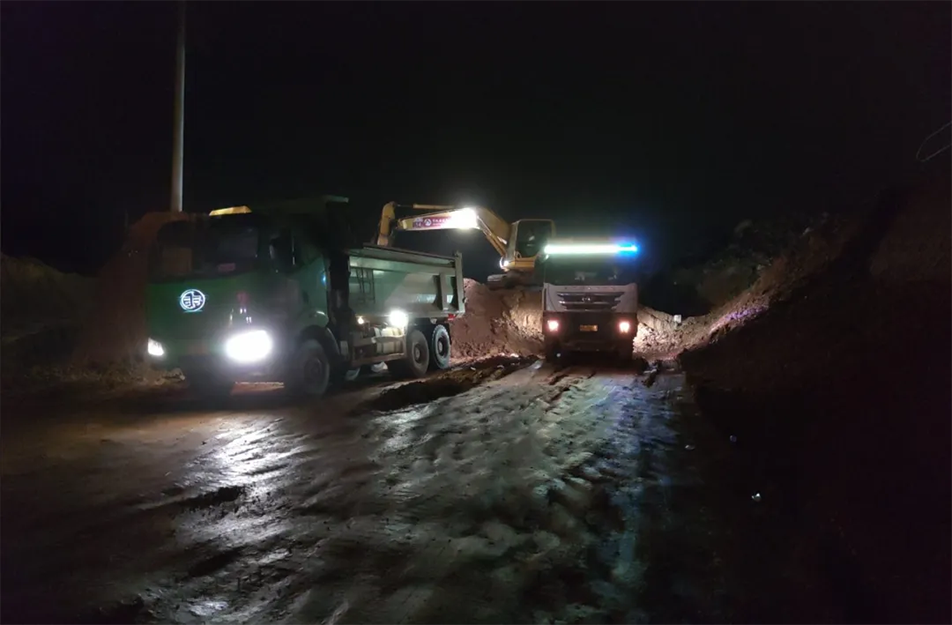 市政建設(shè)重點(diǎn)工程攻堅(jiān)|云翔大道路基填方85%與廣州路東延北半幅通車沖刺 市政建設(shè)重點(diǎn)工程攻堅(jiān)|云翔大道路基填方85%與廣州路東延北半幅通車沖刺